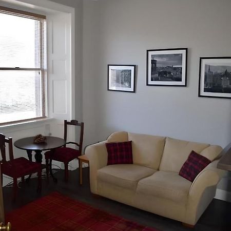 Edina Place -Lovely Central One Bedroom Apartment Единбург Екстериор снимка