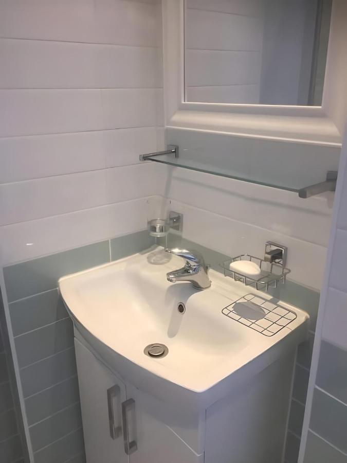Edina Place -Lovely Central One Bedroom Apartment Единбург Екстериор снимка