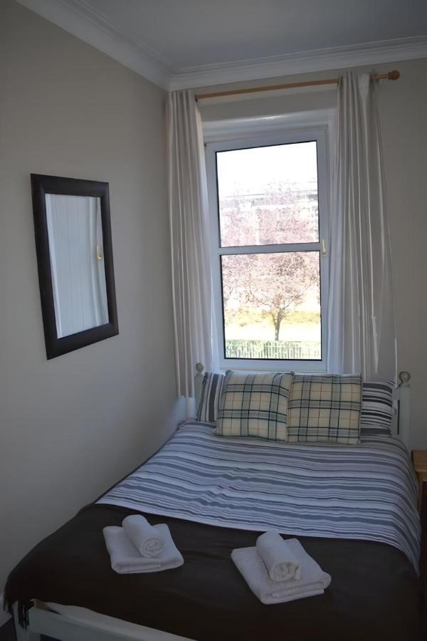 Edina Place -Lovely Central One Bedroom Apartment Единбург Екстериор снимка