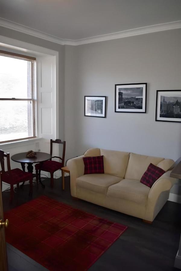 Edina Place -Lovely Central One Bedroom Apartment Единбург Екстериор снимка